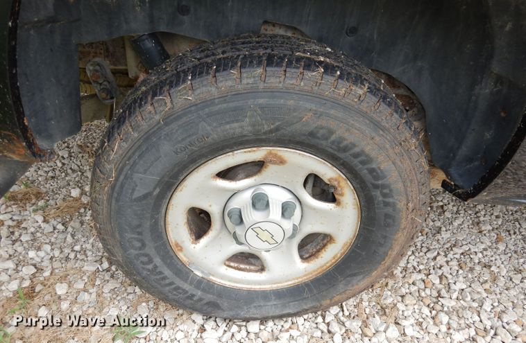 image for item DI6743 2005 Chevrolet Suburban  SUV