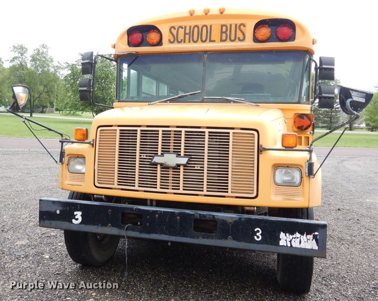 image for item DI6745 2001 Chevrolet C7H064  school bus