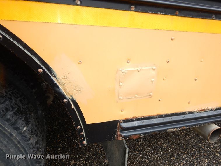image for item DI6745 2001 Chevrolet C7H064  school bus