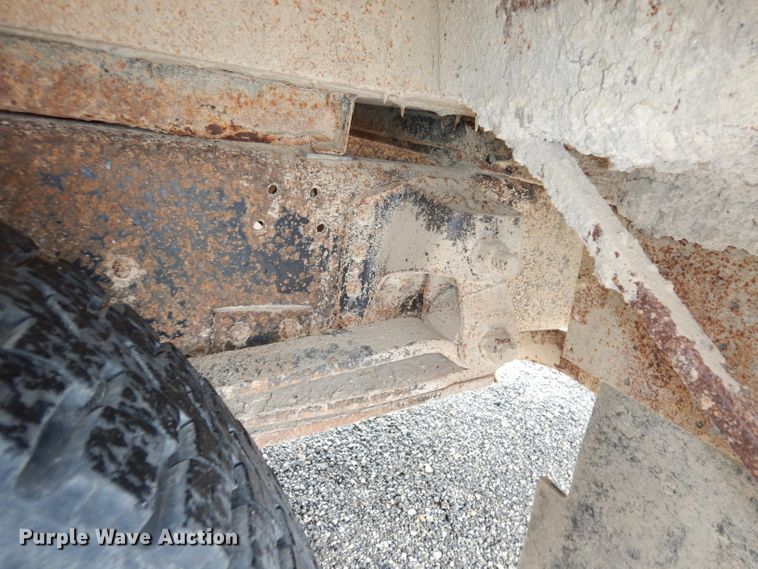 image for item DI6745 2001 Chevrolet C7H064  school bus