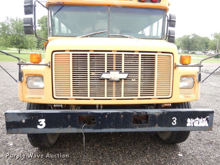 image for item DI6745 2001 Chevrolet C7H064  school bus