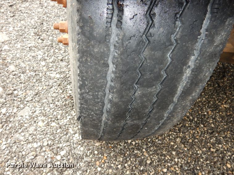 image for item DI6745 2001 Chevrolet C7H064  school bus