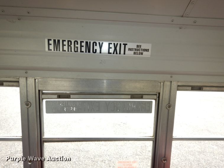 image for item DI6745 2001 Chevrolet C7H064  school bus