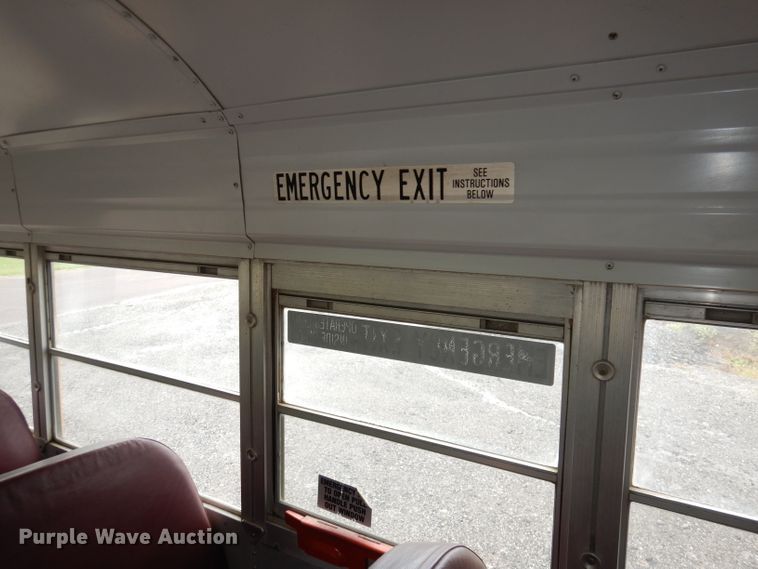 image for item DI6745 2001 Chevrolet C7H064  school bus