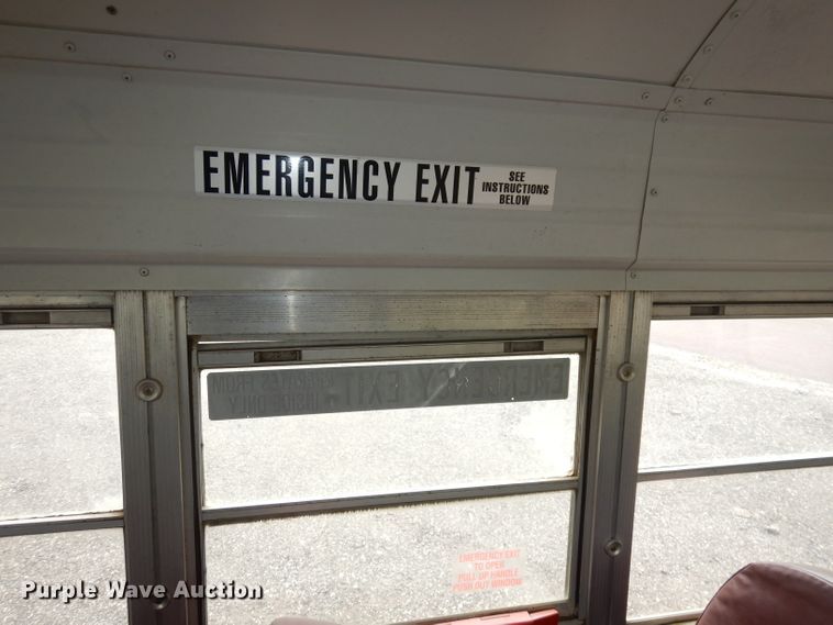 image for item DI6745 2001 Chevrolet C7H064  school bus