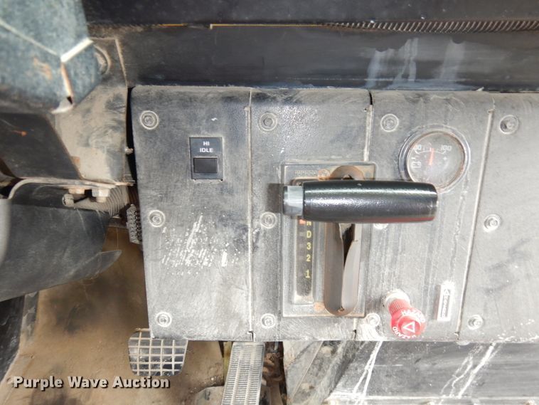 image for item DI6745 2001 Chevrolet C7H064  school bus