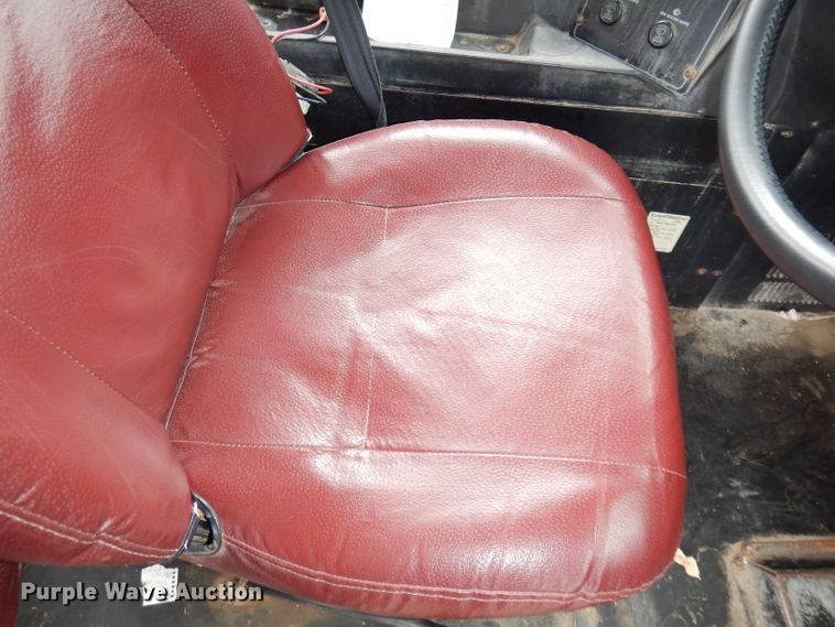 image for item DI6745 2001 Chevrolet C7H064  school bus