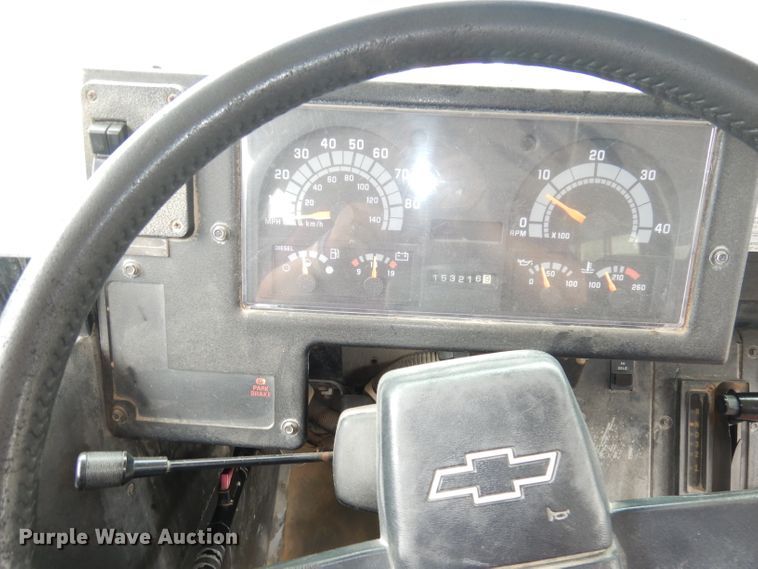 image for item DI6745 2001 Chevrolet C7H064  school bus