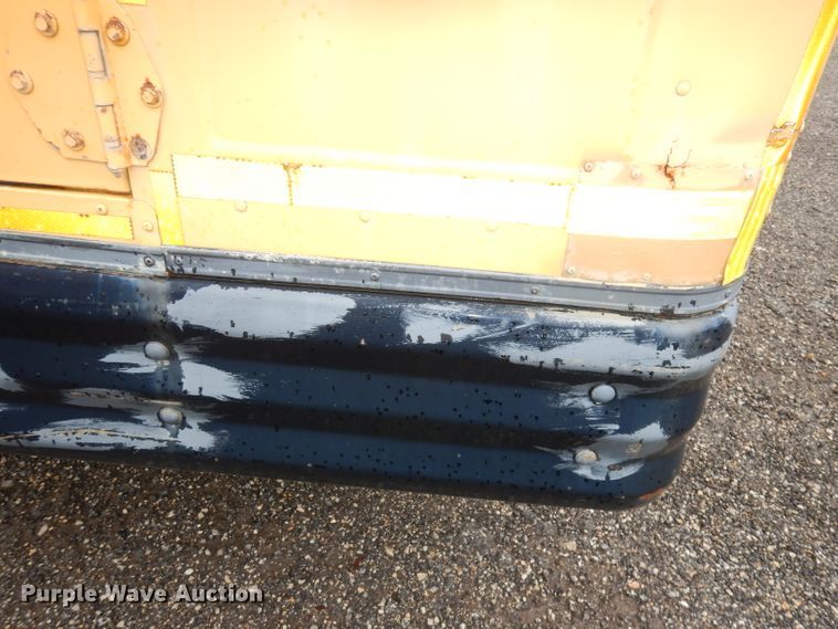 image for item DI6745 2001 Chevrolet C7H064  school bus