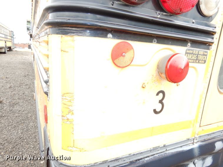 image for item DI6745 2001 Chevrolet C7H064  school bus