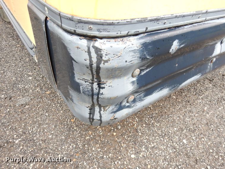 image for item DI6745 2001 Chevrolet C7H064  school bus