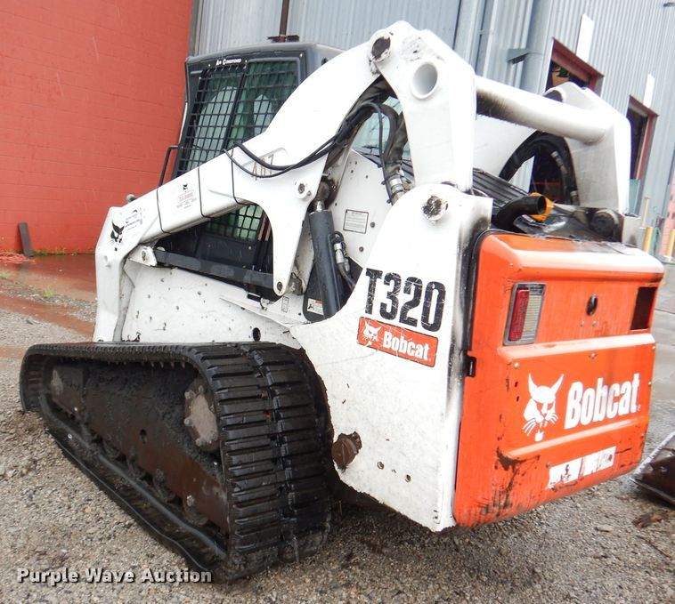 image for item DI6746 2010 Bobcat T320  tracked skid steer loader