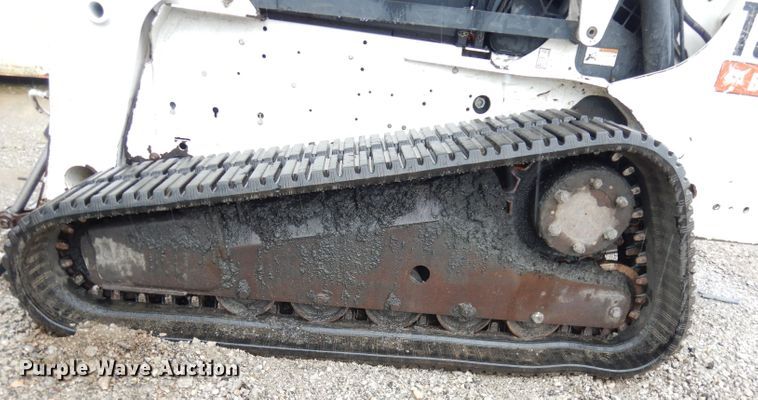 image for item DI6746 2010 Bobcat T320  tracked skid steer loader