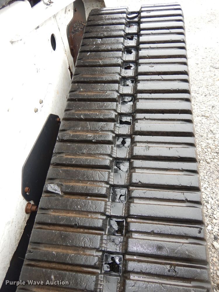 image for item DI6746 2010 Bobcat T320  tracked skid steer loader