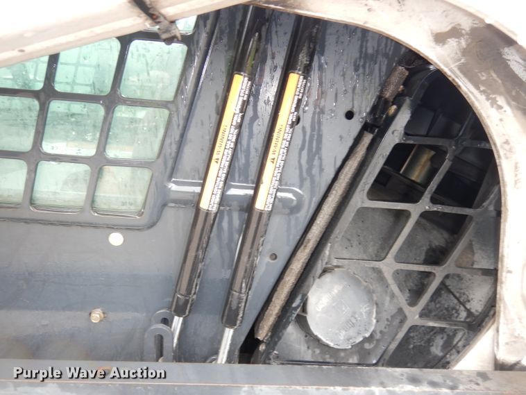 image for item DI6746 2010 Bobcat T320  tracked skid steer loader