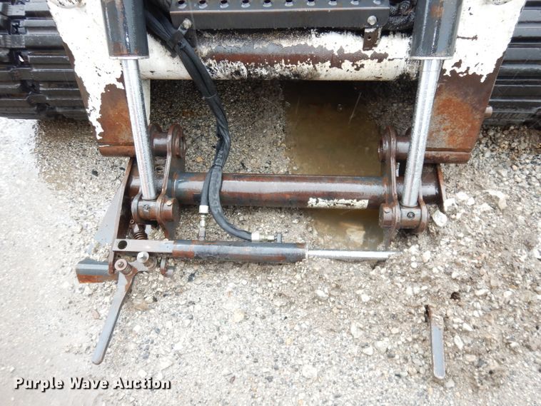 image for item DI6746 2010 Bobcat T320  tracked skid steer loader