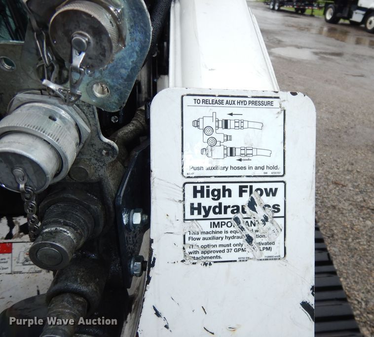 image for item DI6746 2010 Bobcat T320  tracked skid steer loader