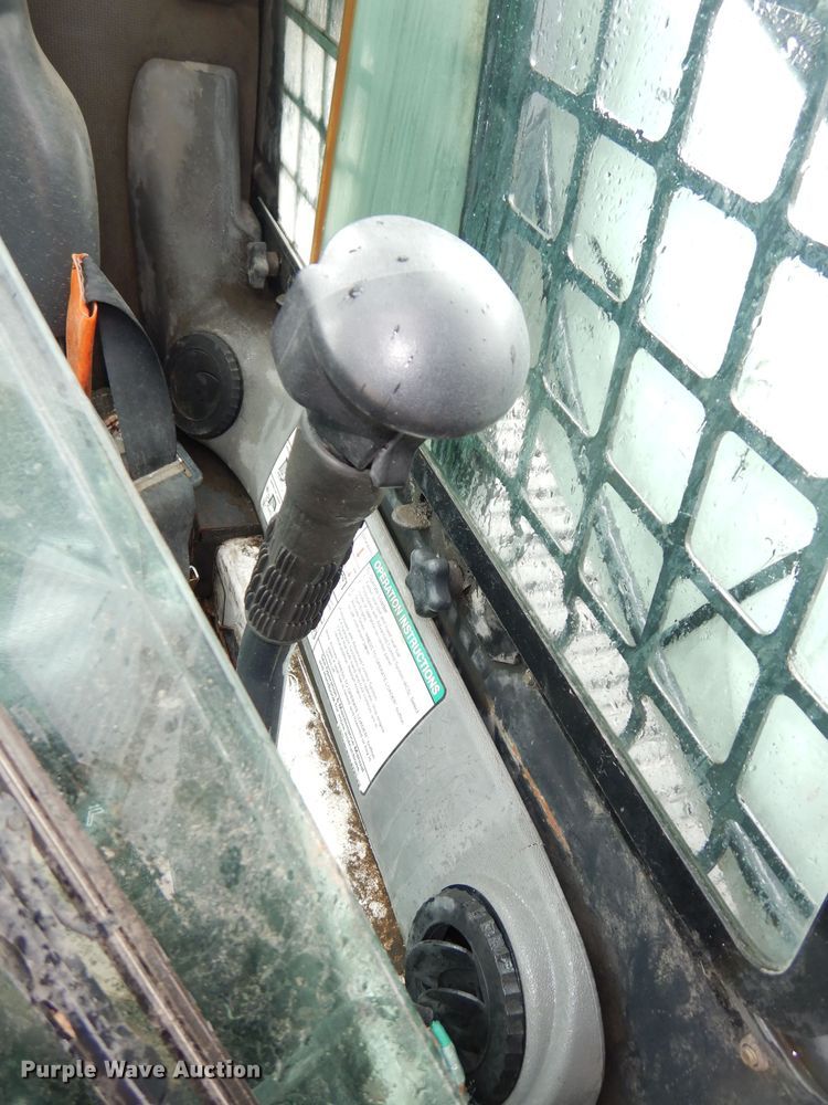 image for item DI6746 2010 Bobcat T320  tracked skid steer loader