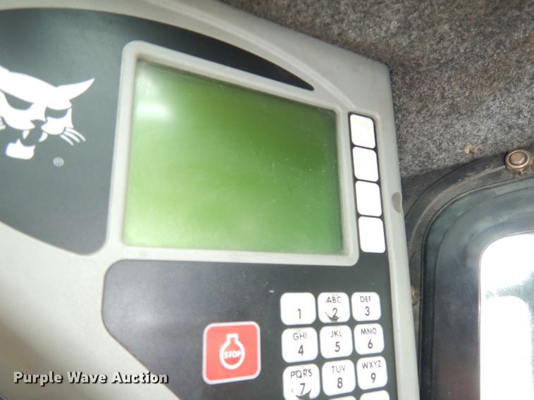 image for item DI6746 2010 Bobcat T320  tracked skid steer loader