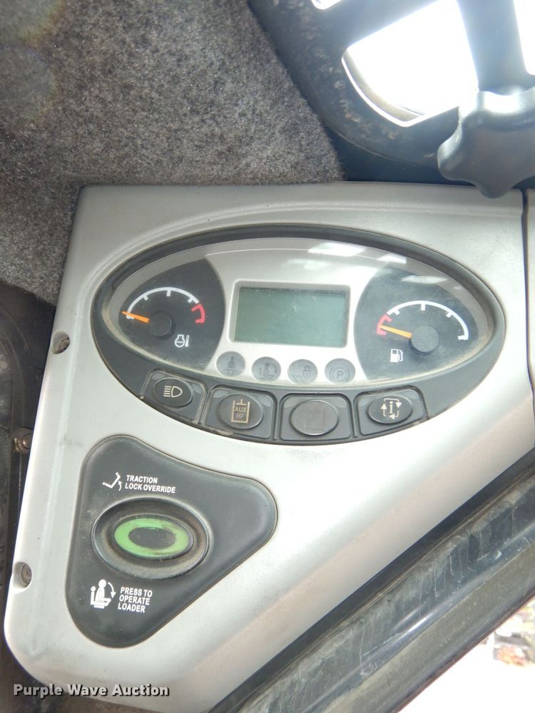 image for item DI6746 2010 Bobcat T320  tracked skid steer loader