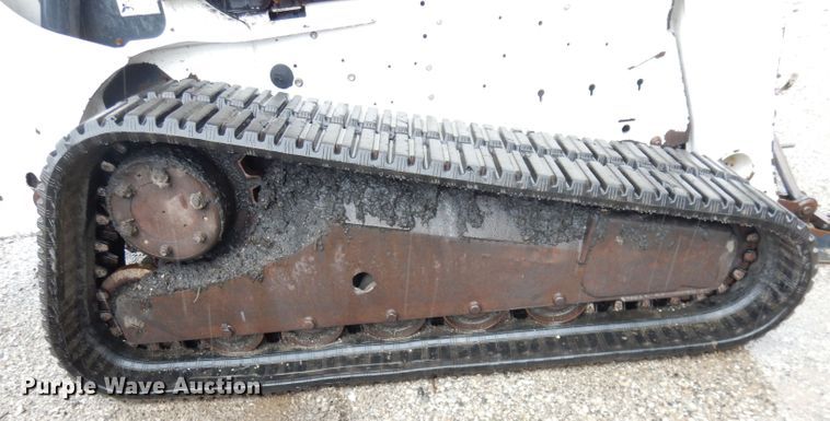 image for item DI6746 2010 Bobcat T320  tracked skid steer loader