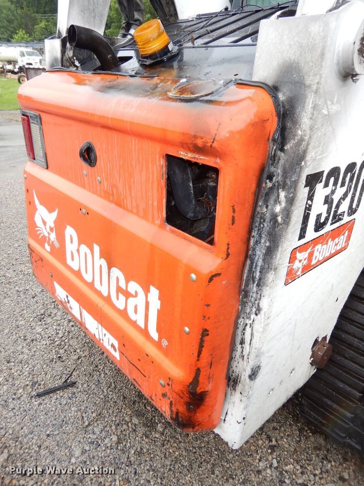 image for item DI6746 2010 Bobcat T320  tracked skid steer loader
