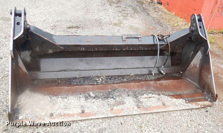 image for item DI6746 2010 Bobcat T320  tracked skid steer loader