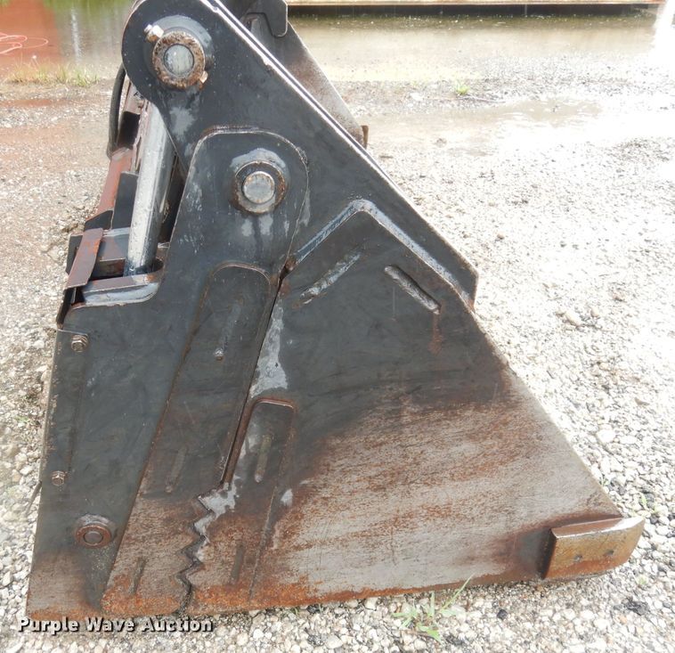 image for item DI6746 2010 Bobcat T320  tracked skid steer loader