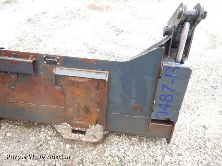 image for item DI6746 2010 Bobcat T320  tracked skid steer loader