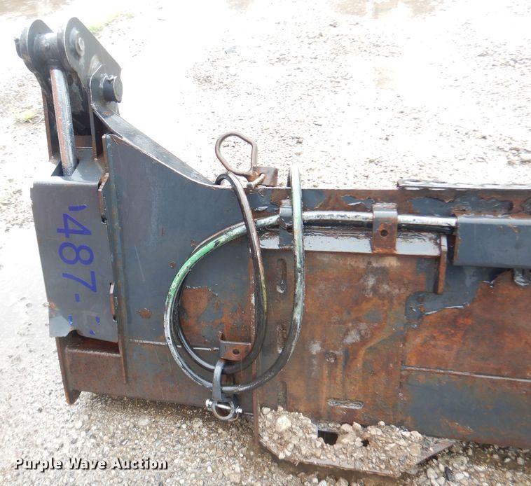 image for item DI6746 2010 Bobcat T320  tracked skid steer loader