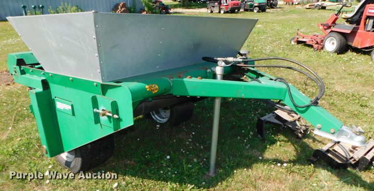 image for item DK8602 Cushman TD2000  top dresser spreader