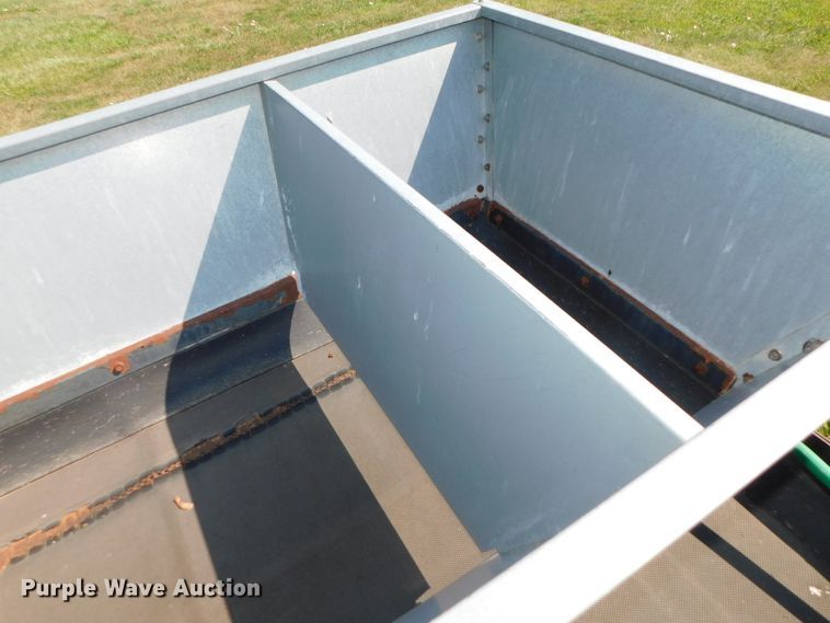 image for item DK8602 Cushman TD2000  top dresser spreader