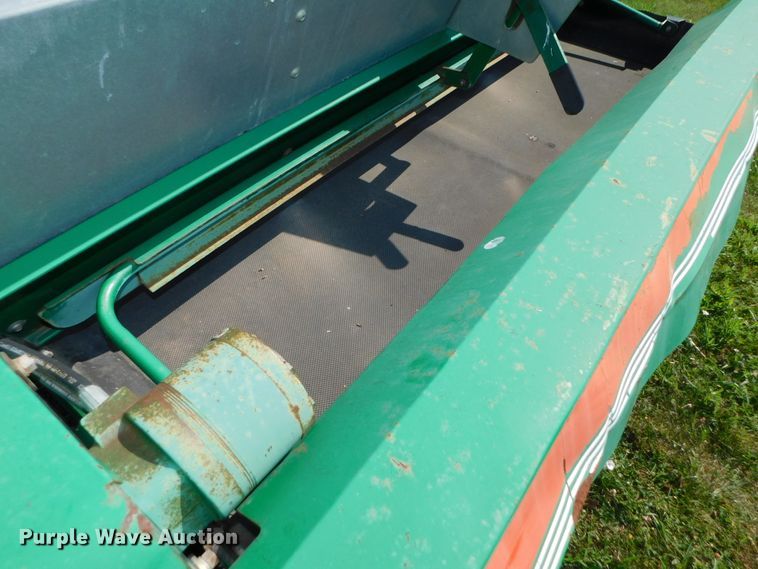 image for item DK8602 Cushman TD2000  top dresser spreader
