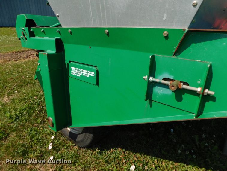 image for item DK8602 Cushman TD2000  top dresser spreader