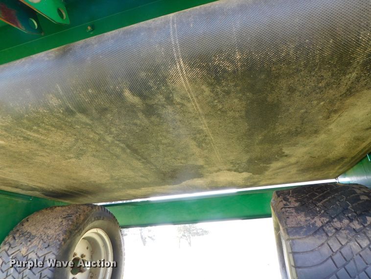 image for item DK8602 Cushman TD2000  top dresser spreader