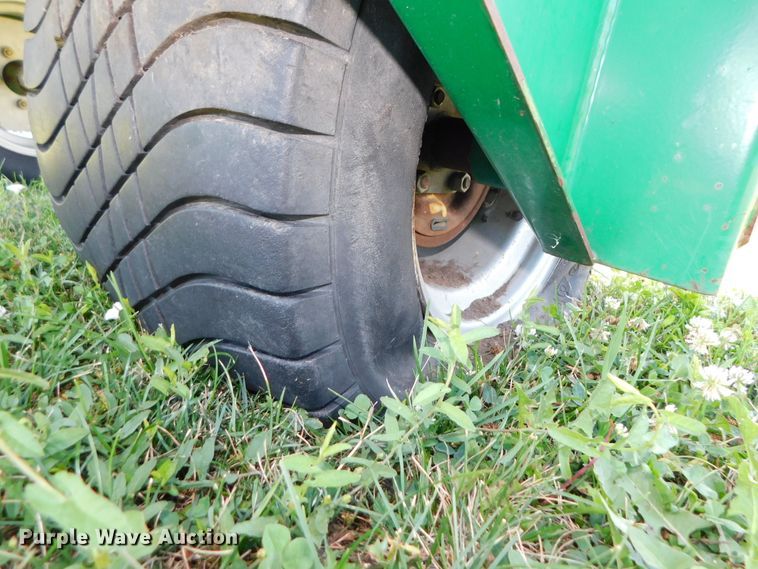 image for item DK8602 Cushman TD2000  top dresser spreader