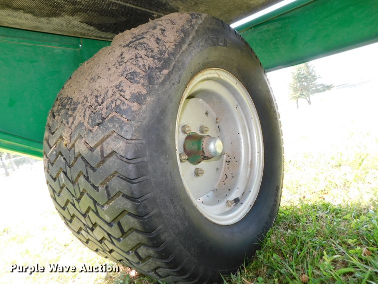 image for item DK8602 Cushman TD2000  top dresser spreader