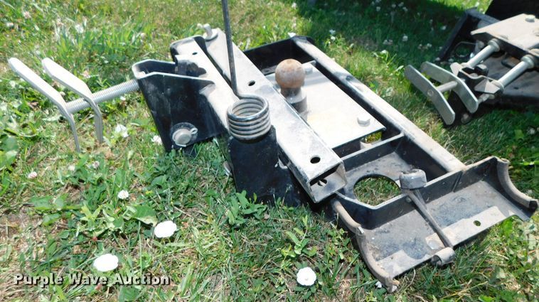 image for item DK8602 Cushman TD2000  top dresser spreader