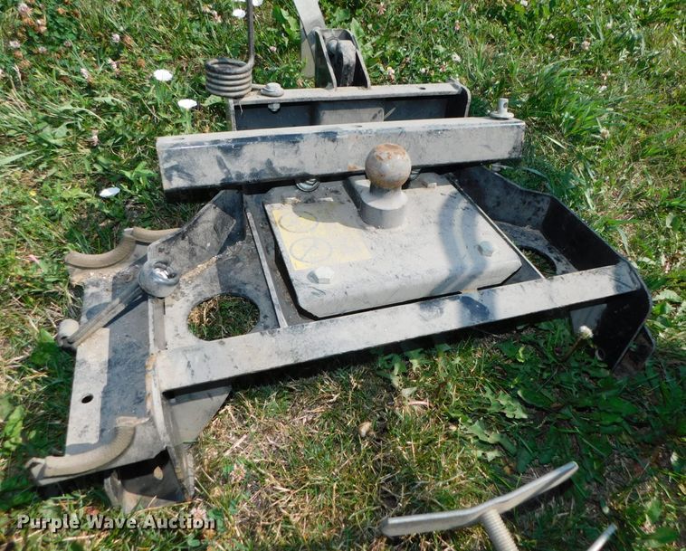 image for item DK8602 Cushman TD2000  top dresser spreader