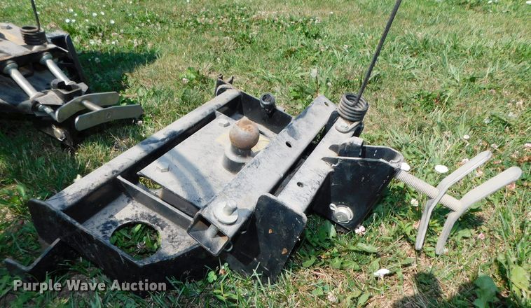 image for item DK8602 Cushman TD2000  top dresser spreader