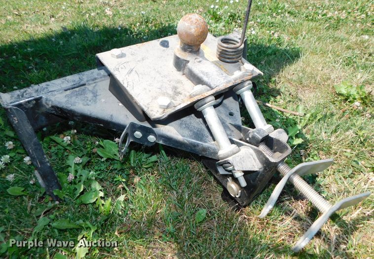 image for item DK8602 Cushman TD2000  top dresser spreader