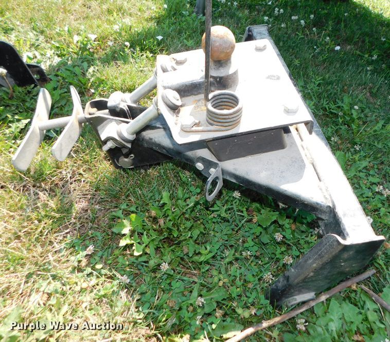 image for item DK8602 Cushman TD2000  top dresser spreader