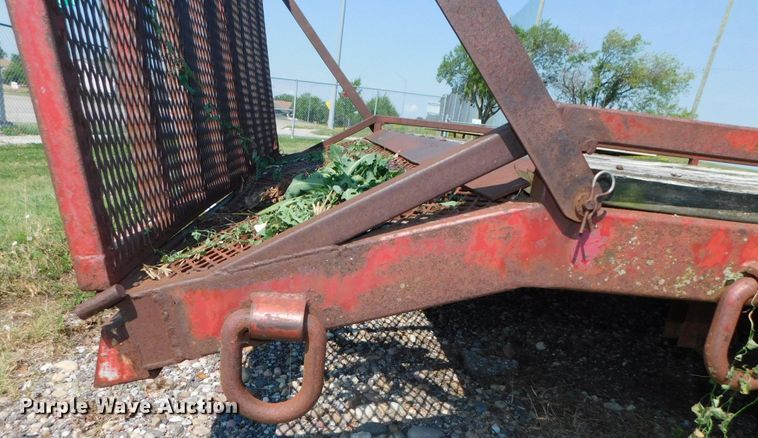 image for item DK8604 1989 Olathe  utility trailer