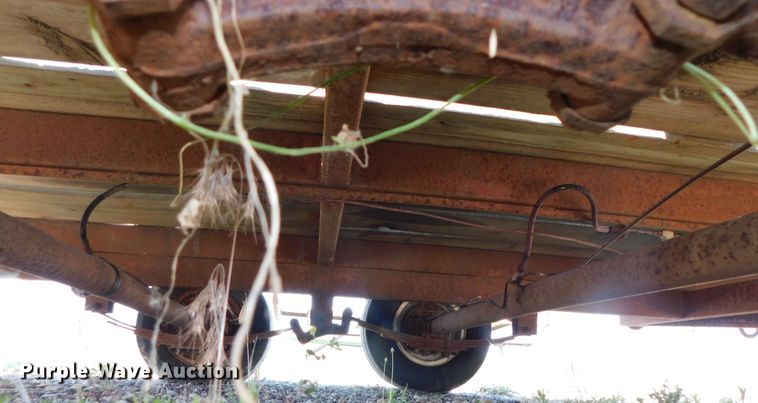 image for item DK8604 1989 Olathe  utility trailer