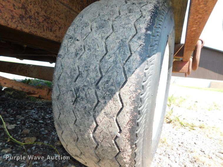 image for item DK8604 1989 Olathe  utility trailer