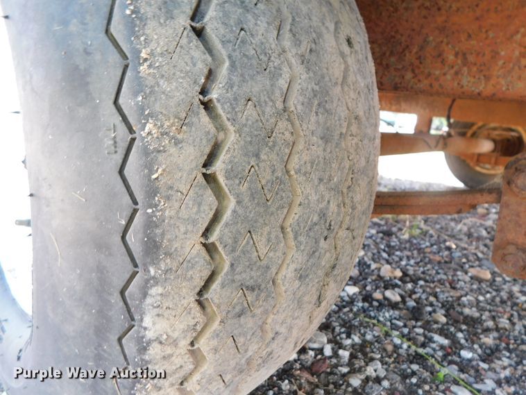 image for item DK8604 1989 Olathe  utility trailer