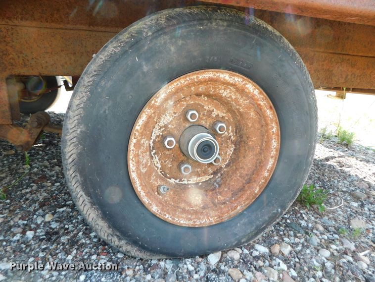 image for item DK8604 1989 Olathe  utility trailer