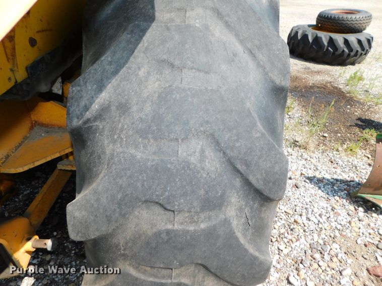 image for item DK8605 1991 John Deere 210C  landscape tractor