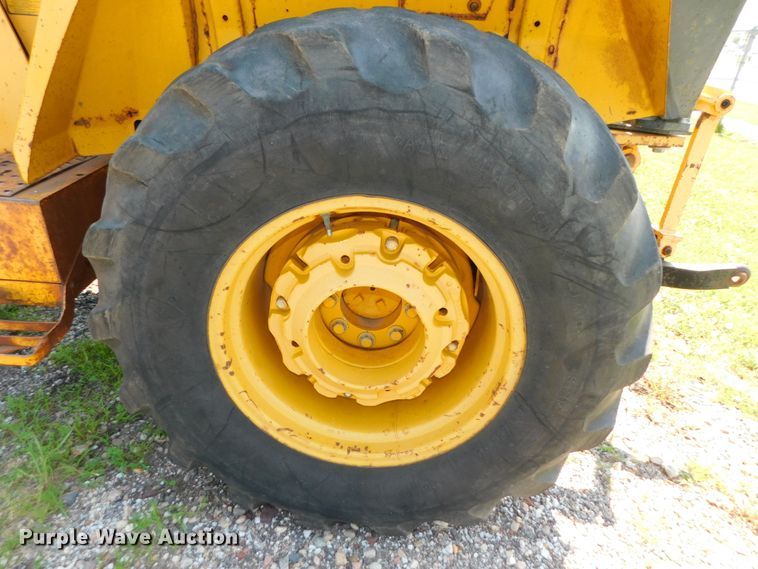 image for item DK8605 1991 John Deere 210C  landscape tractor