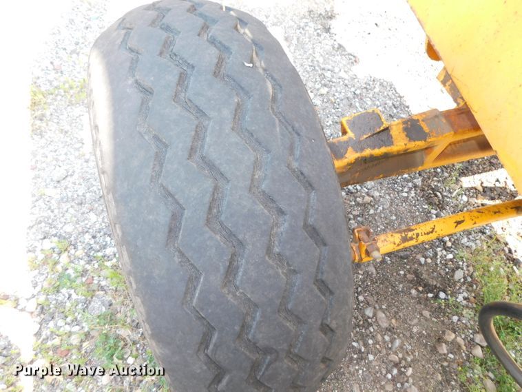 image for item DK8605 1991 John Deere 210C  landscape tractor